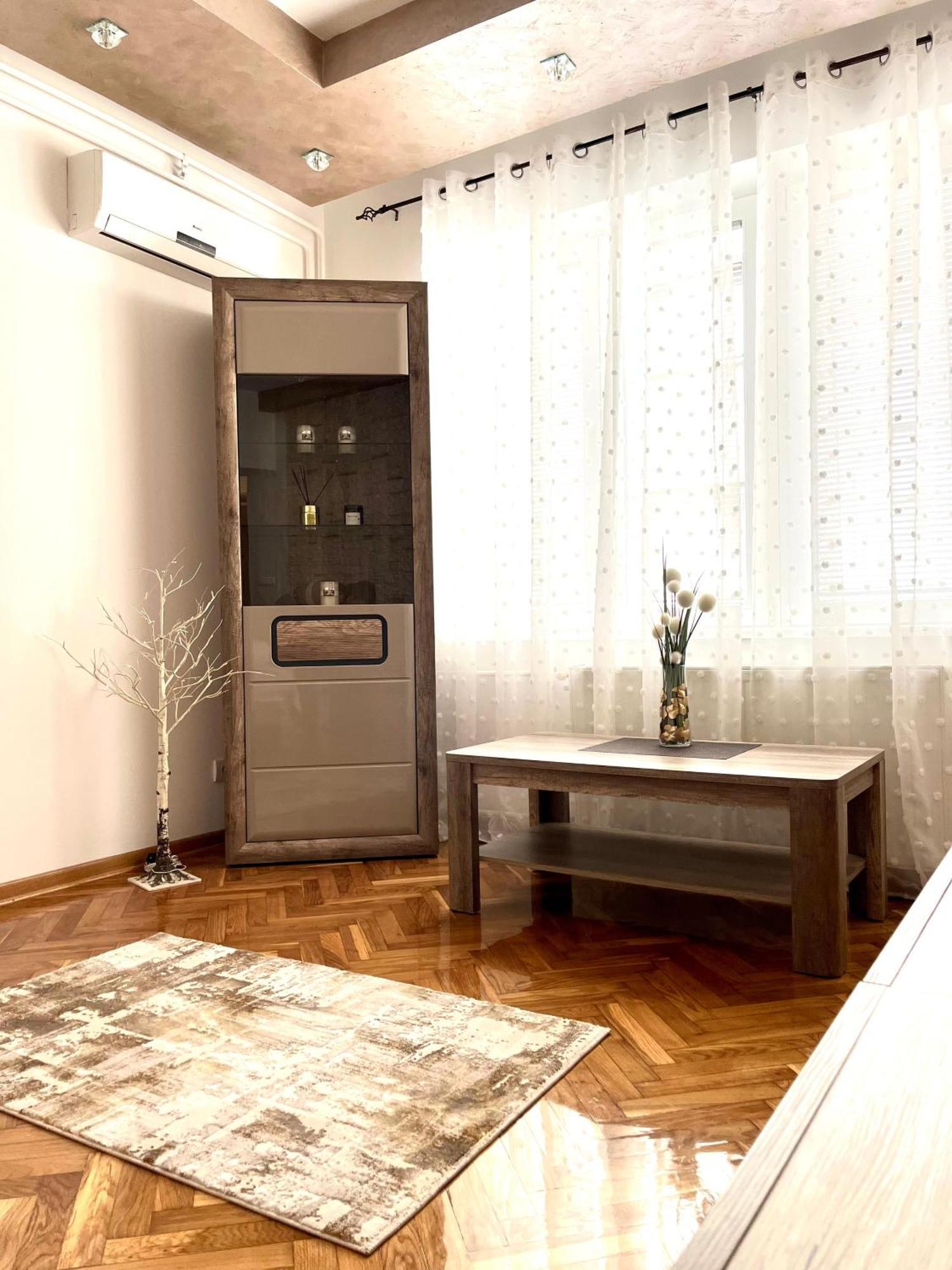 Lumo Apartman Ni Kültér fotó